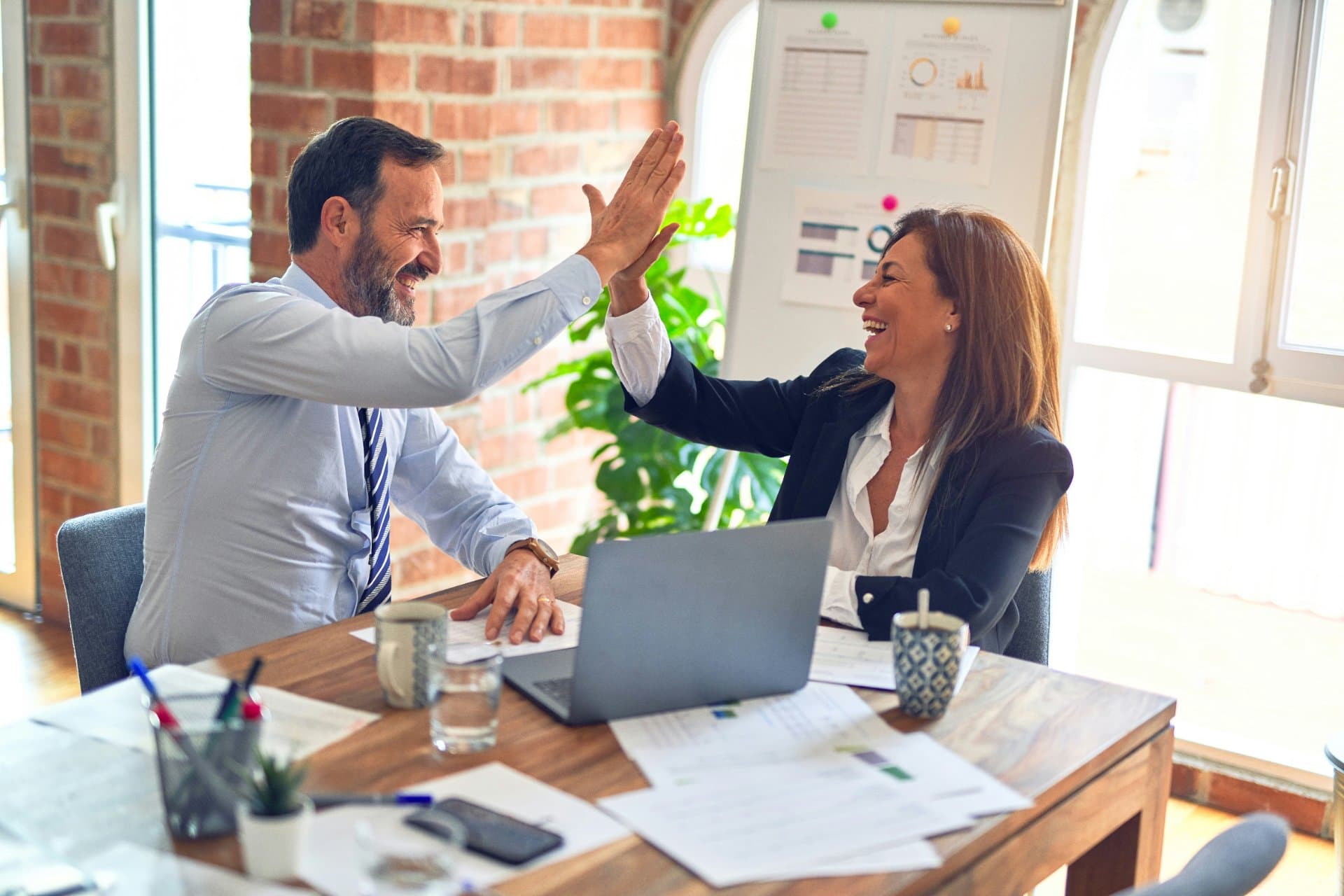 Why would you need a virtual assistant? A complete guide to know if it is time to hire your VA